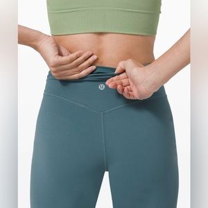 Lululemon Align Jogger 28"
Desert Teal